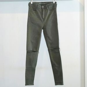 American eagle olive green high rise skinny jeans ripped knees